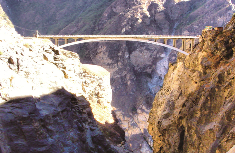 香格里拉旅游公路大深溝橋